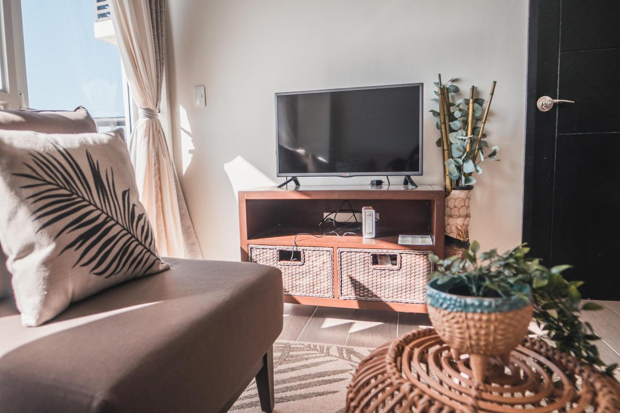 Modern Tropical Luxe Apartment - Boracay Newcoast Yapak Luaran gambar